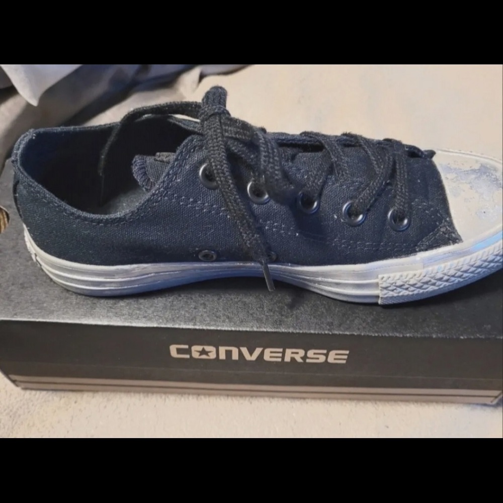 Women Converse